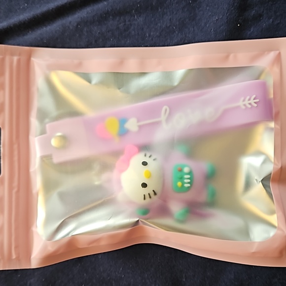 Sanrio Hello Kitty bundle standing mirror, make-up case, Keychain, &  figure NWT - Picture 5 of 9